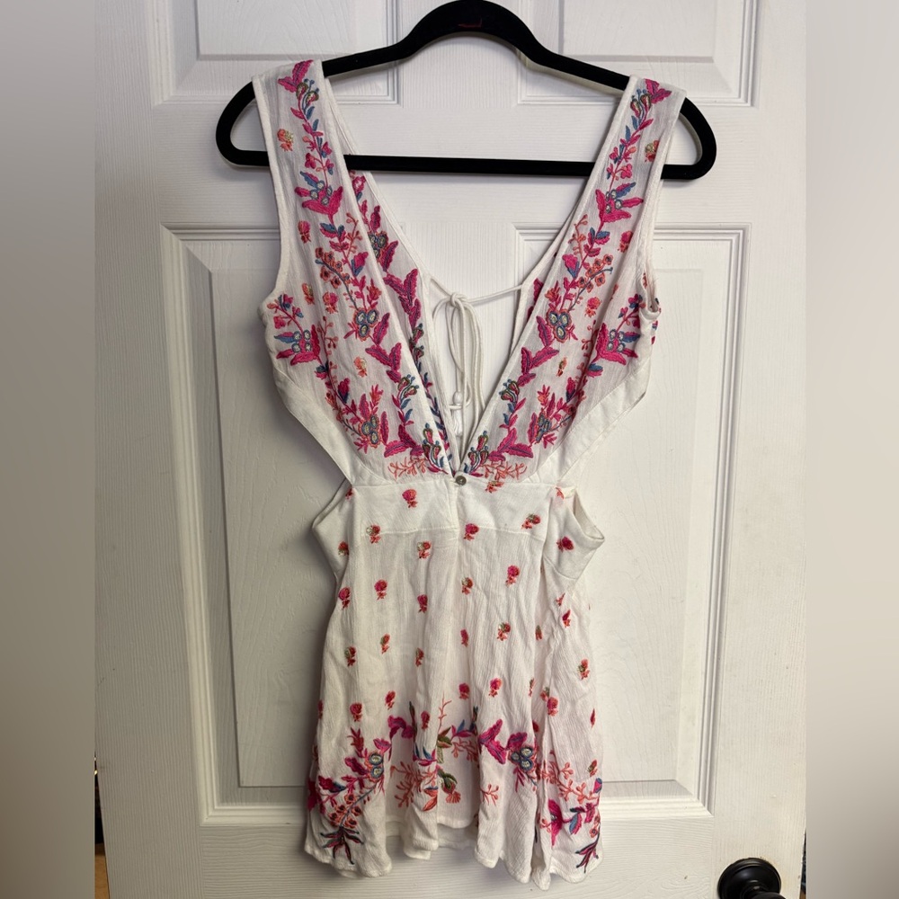 Anthropologie RAGA Boho Embroidered White and Pink Women's Top New With Tags S